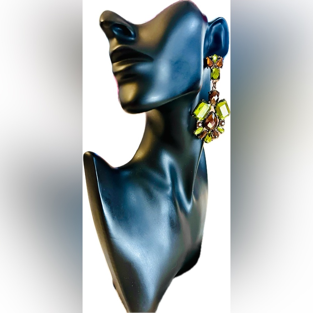 ALDO CLUSTER GOLD-TONE CRYSTAL EARRINGS MULTI COLOR GREEN & SMOKY BROWN SZ M - Picture 2 of 4